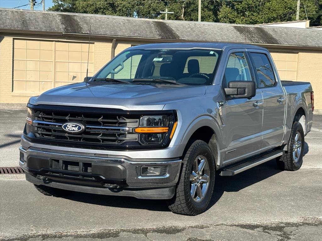 Used 2024 Iconic Silver Ford XLT image 2