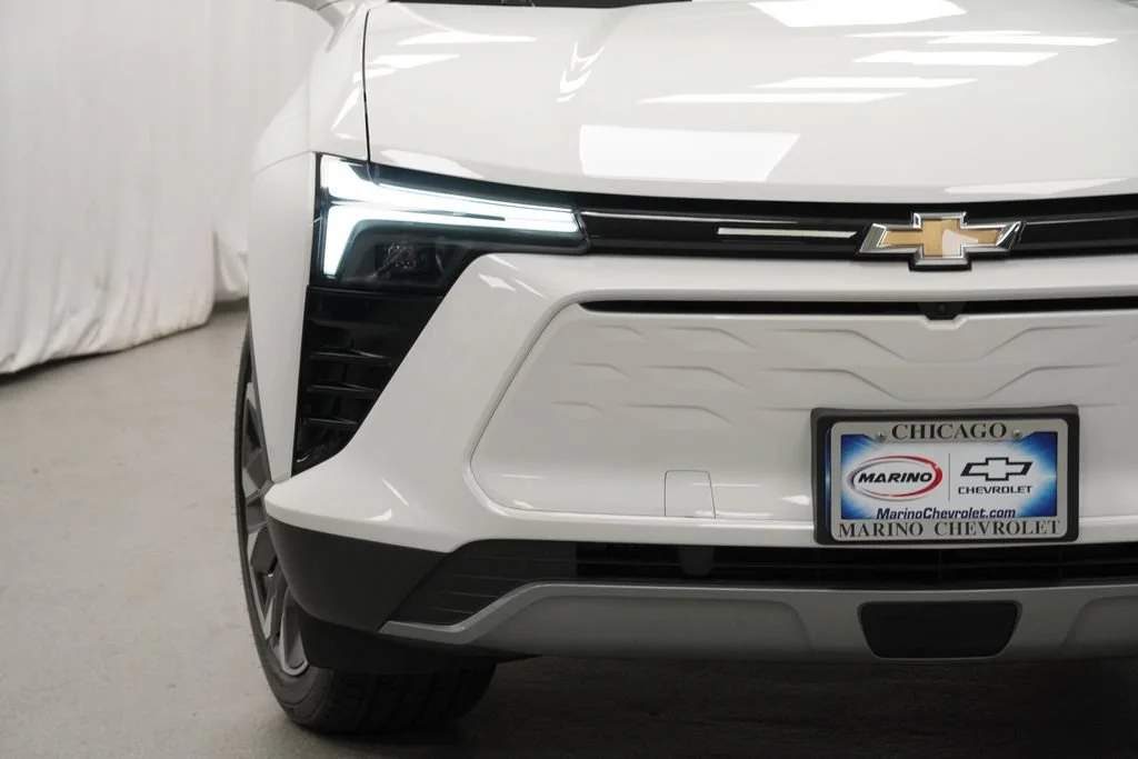 New 2026 Summit White Chevrolet LT image 31