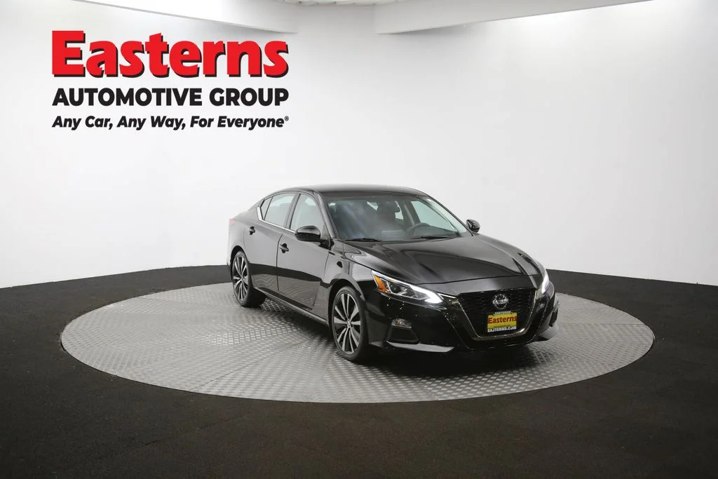 Used 2020 Black Nissan 2.5 SR image 48