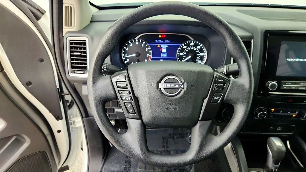 Used 2022 Glacier White Nissan Crew Cab 4x2 SV Automatic image 13
