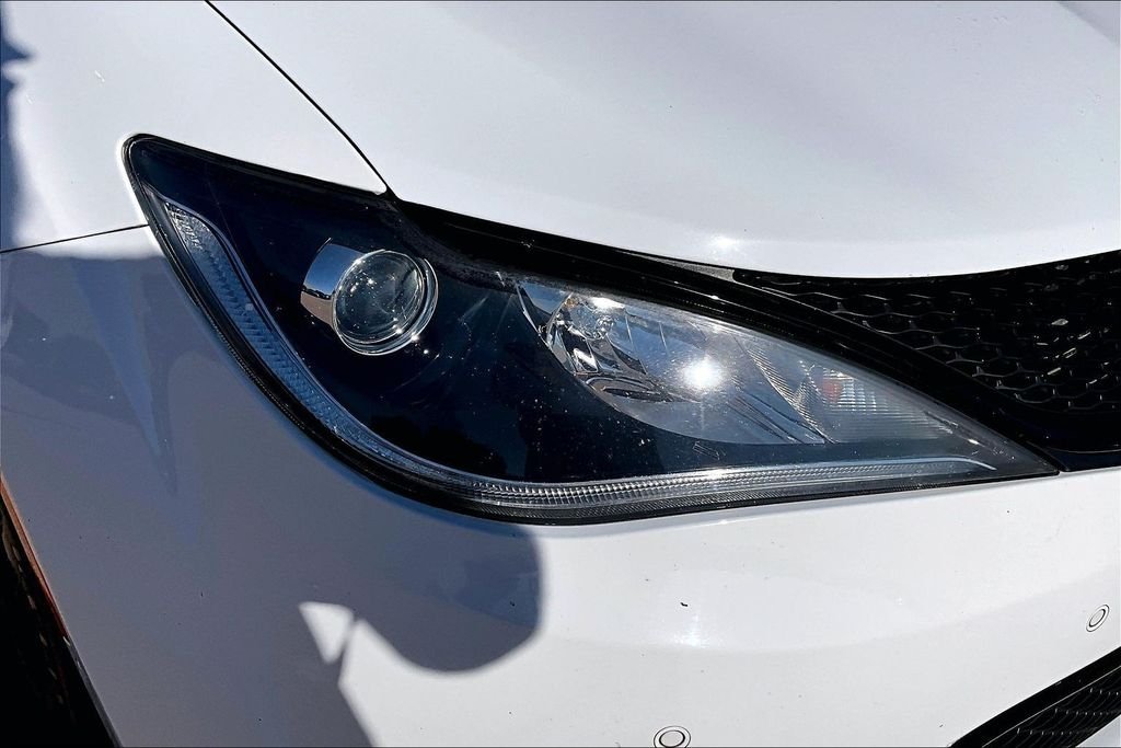 Used 2020 White Chrysler Touring L Plus image 32