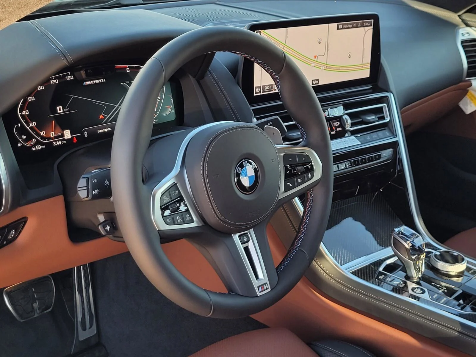 2026 BMW 8 Series M850i - Photo 26