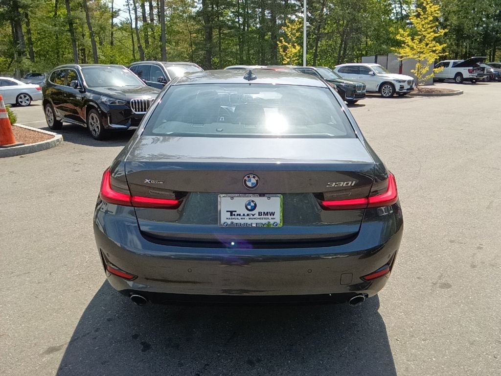 Used 2022 Mineral Grey Metallic BMW 330i xDrive image 5