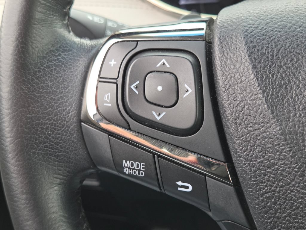 Used 2015 Cosmic Gray Mica Toyota XLE Premium image 16