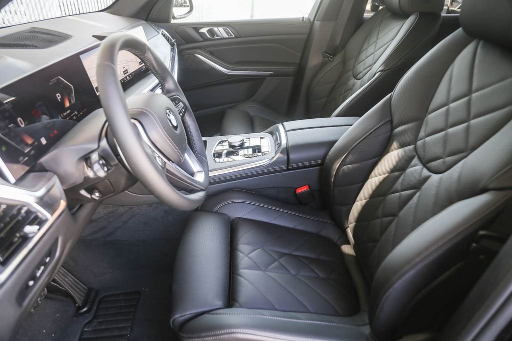 New 2026 Black Sapphire Metallic BMW xDrive40i image 14