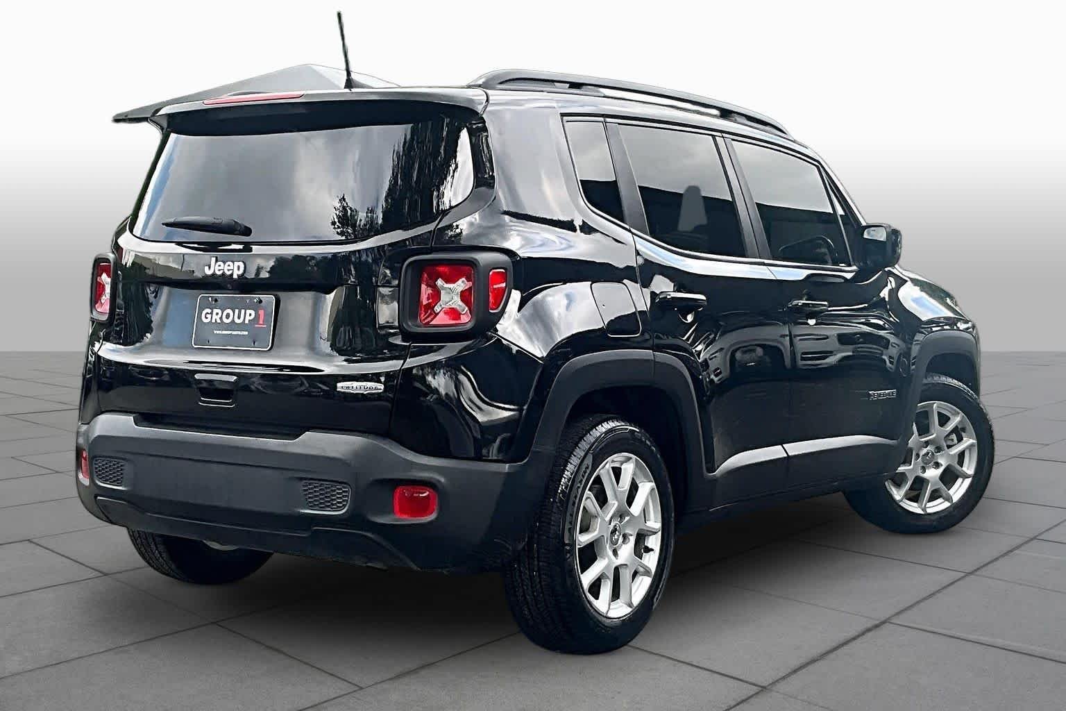 Used 2020 Black Clearcoat Jeep Latitude image 13