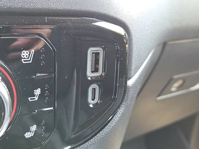 2026 GMC Sierra 1500 SLT - Photo 10