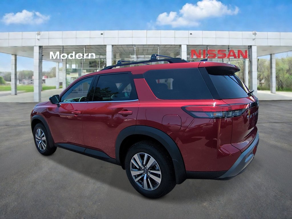 New 2026 Scarlet Ember Tintcoat Nissan SL image 3