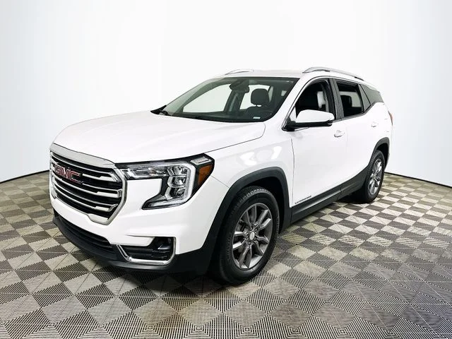 Certified Pre-Owned 2024 GMC Terrain SLT