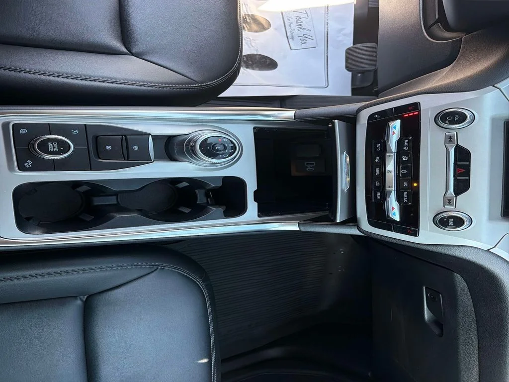 Used 2023 Gray Metallic Ford XLT image 28