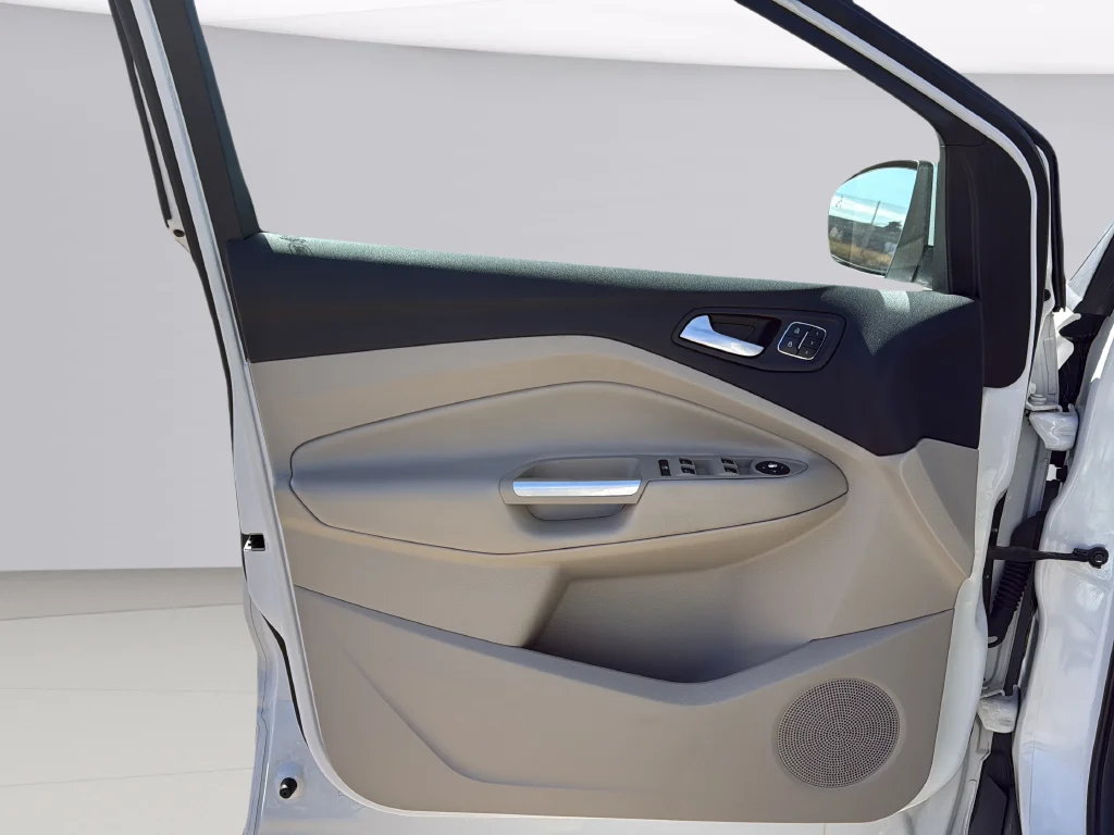 Used 2016 White Platinum Clearcoat Metallic Ford Titanium image 25