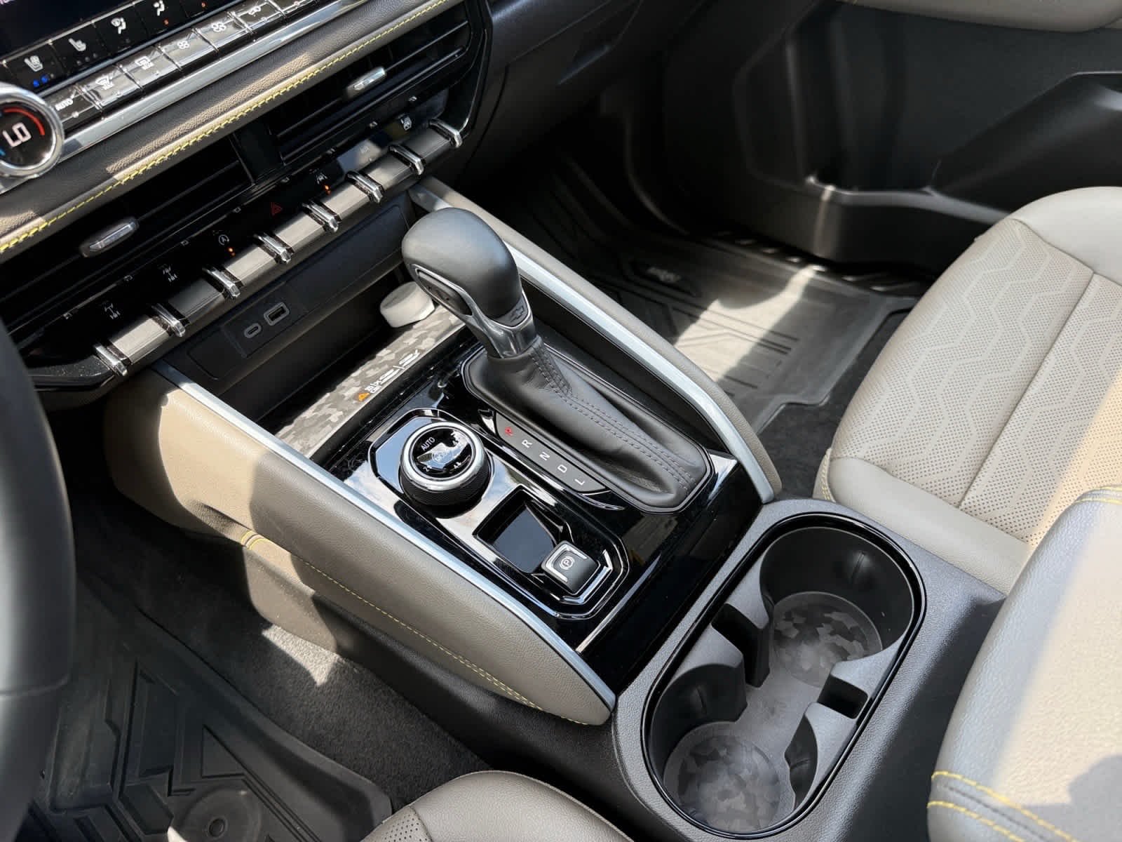 2024 Chevrolet Colorado ZR2 - Photo 22