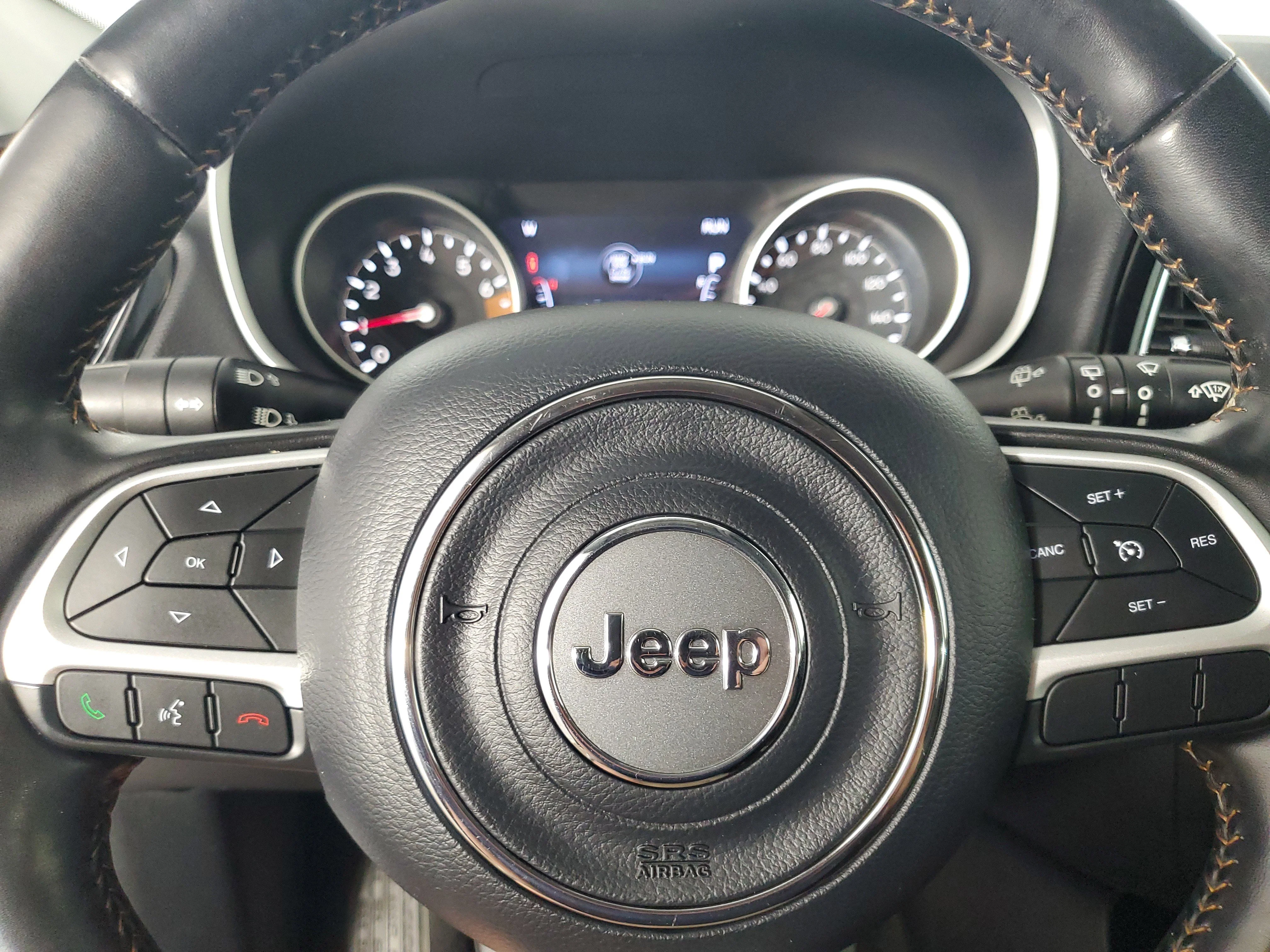 Used 2020 White Clearcoat Jeep Limited image 22