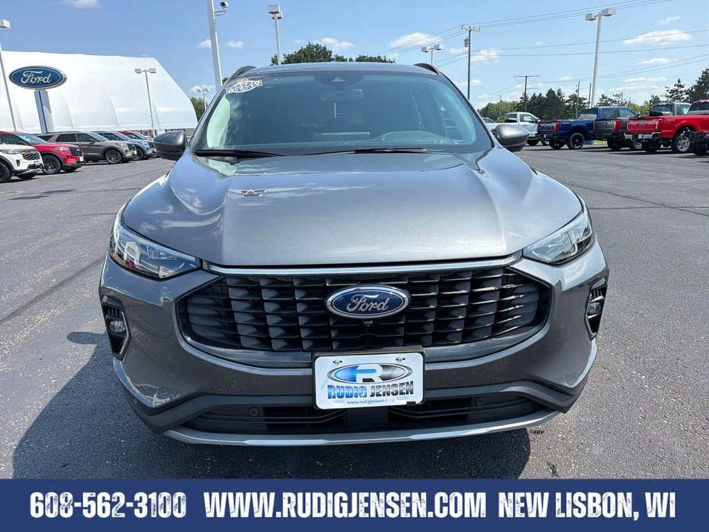 Used 2023 Gray Ford Platinum image 8