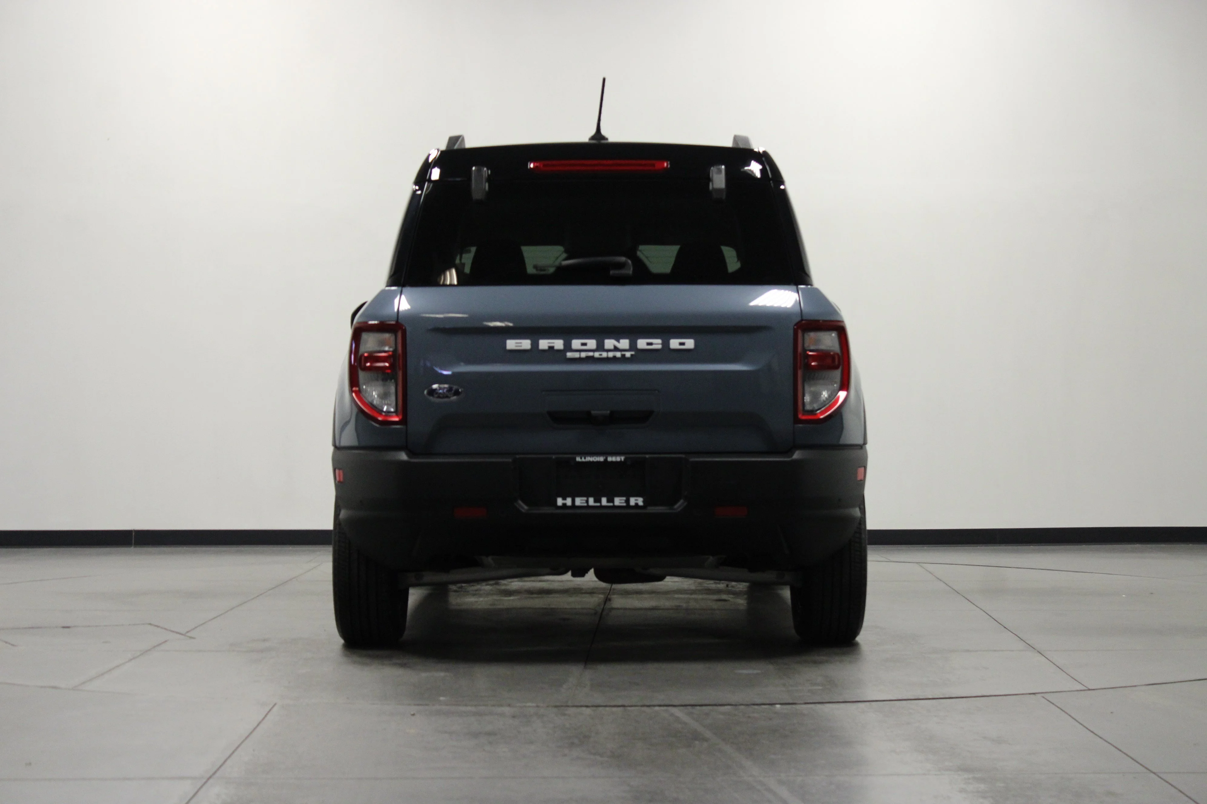 Used 2024 Azure Gray Metallic Ford Outer Banks image 5
