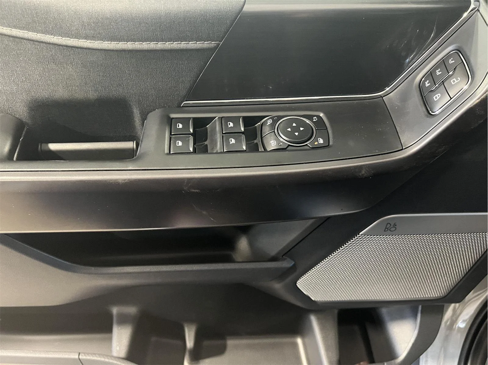 Used 2026 Avalanche Ford LARIAT image 8