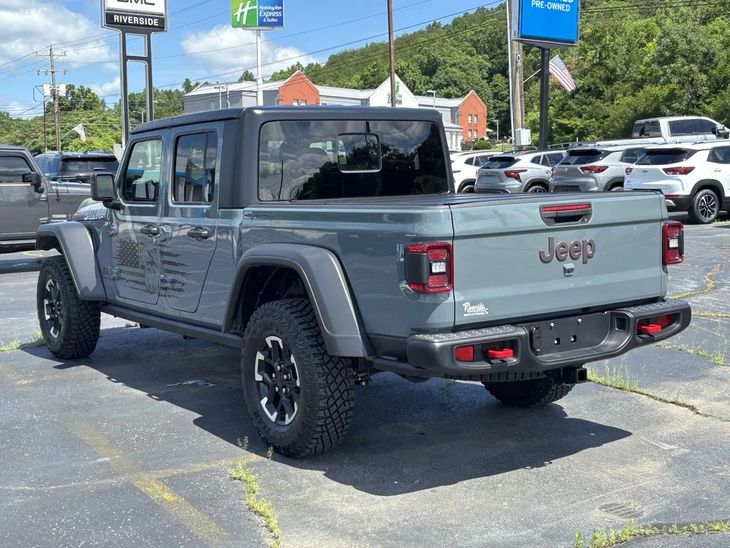 Used 2025 Gray Jeep Rubicon image 9