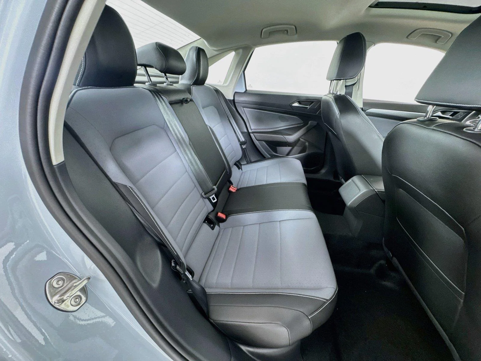 New 2027 GRAY Volkswagen SE image 26
