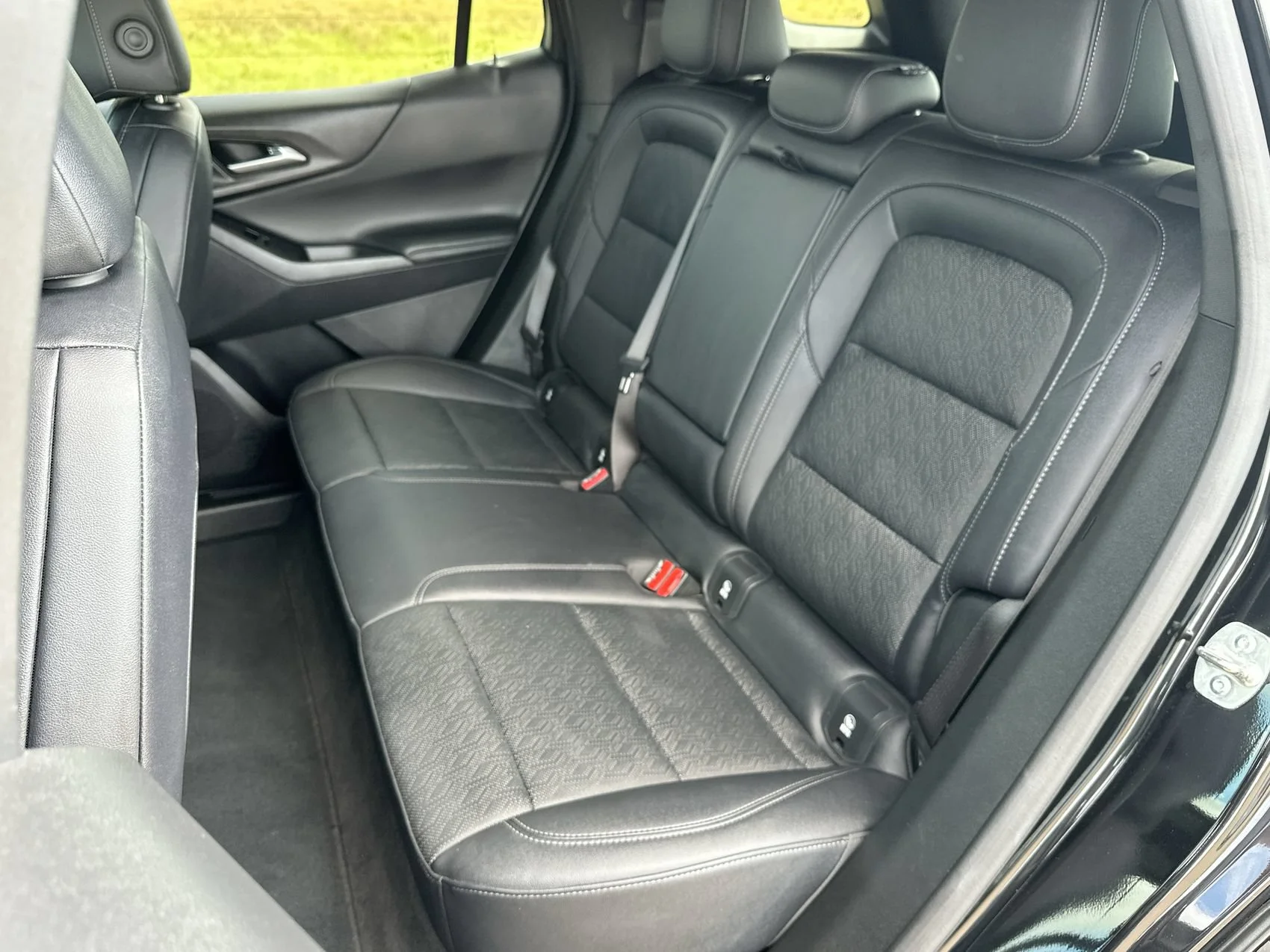 Used 2025 Mosaic Black Metallic Chevrolet FWD LT image 23