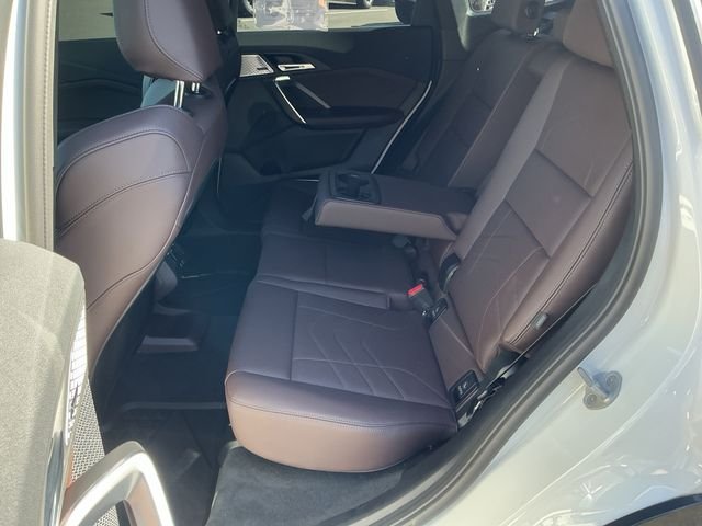 Used 2025 White BMW xDrive28i image 22