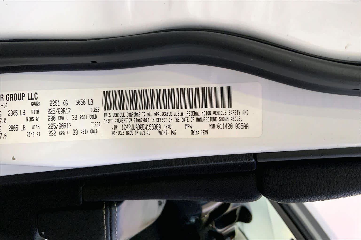 Used 2014 Bright White Clearcoat Jeep Sport image 31