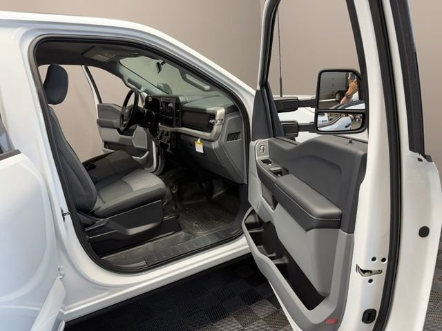 New 2026 Oxford White Ford F-250® XLT image 23