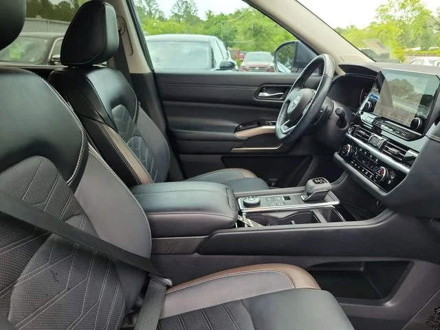 Used 2023 Gray Nissan Platinum image 36