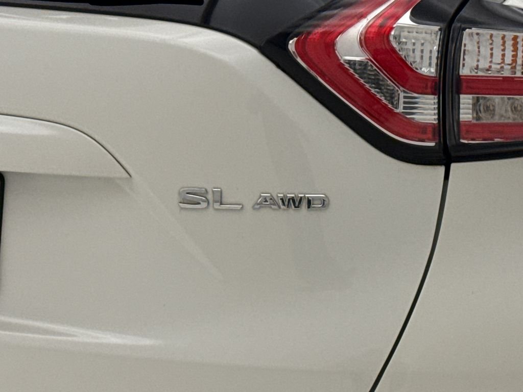 Used 2017 Pearl White Nissan SL image 10