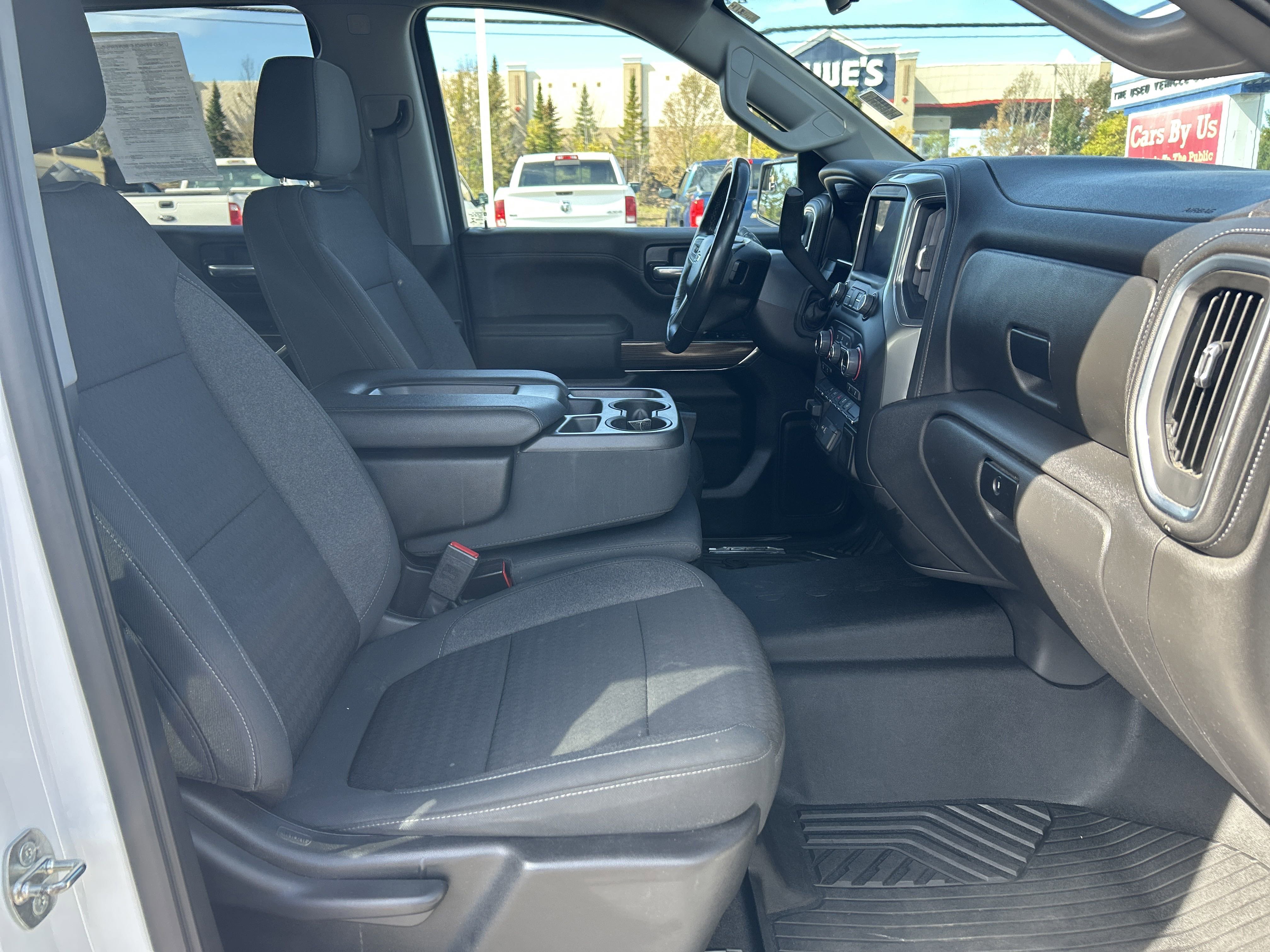 2021 Chevrolet Silverado 1500 RST photo 2