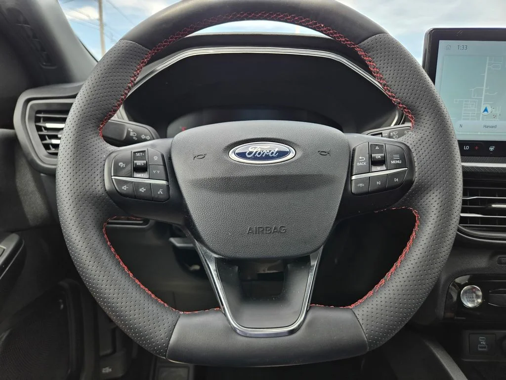 Used 2023 Agate Black Metallic Ford ST-Line image 18