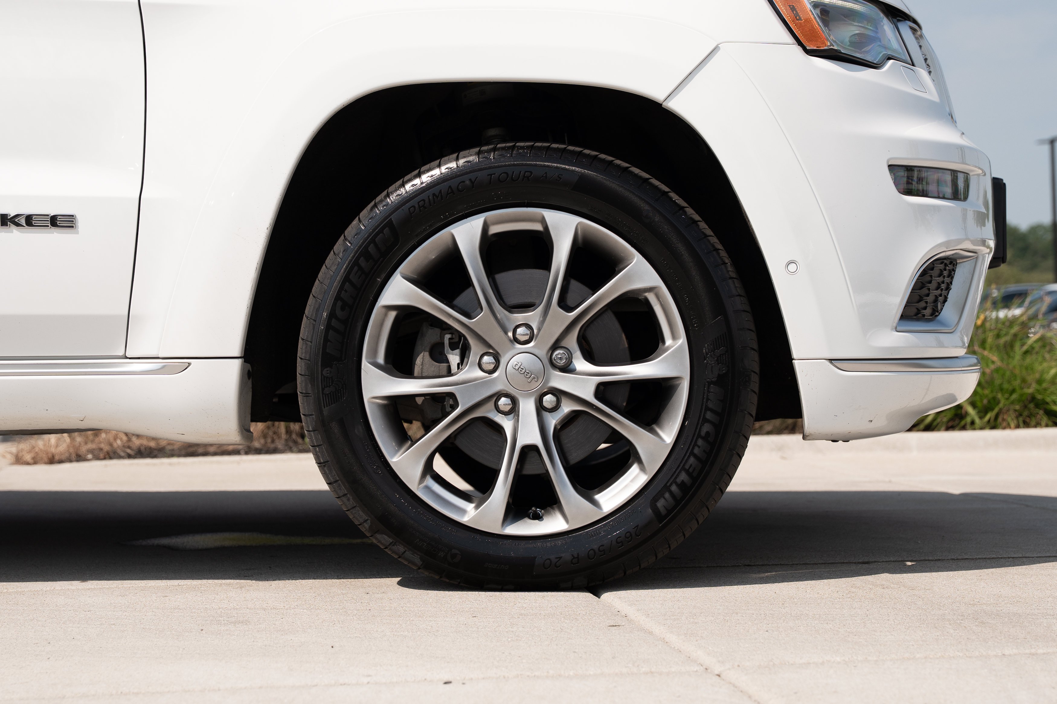 Used 2020 Bright White Clearcoat Jeep Summit image 32