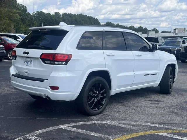 Used 2020 White Jeep Altitude image 3
