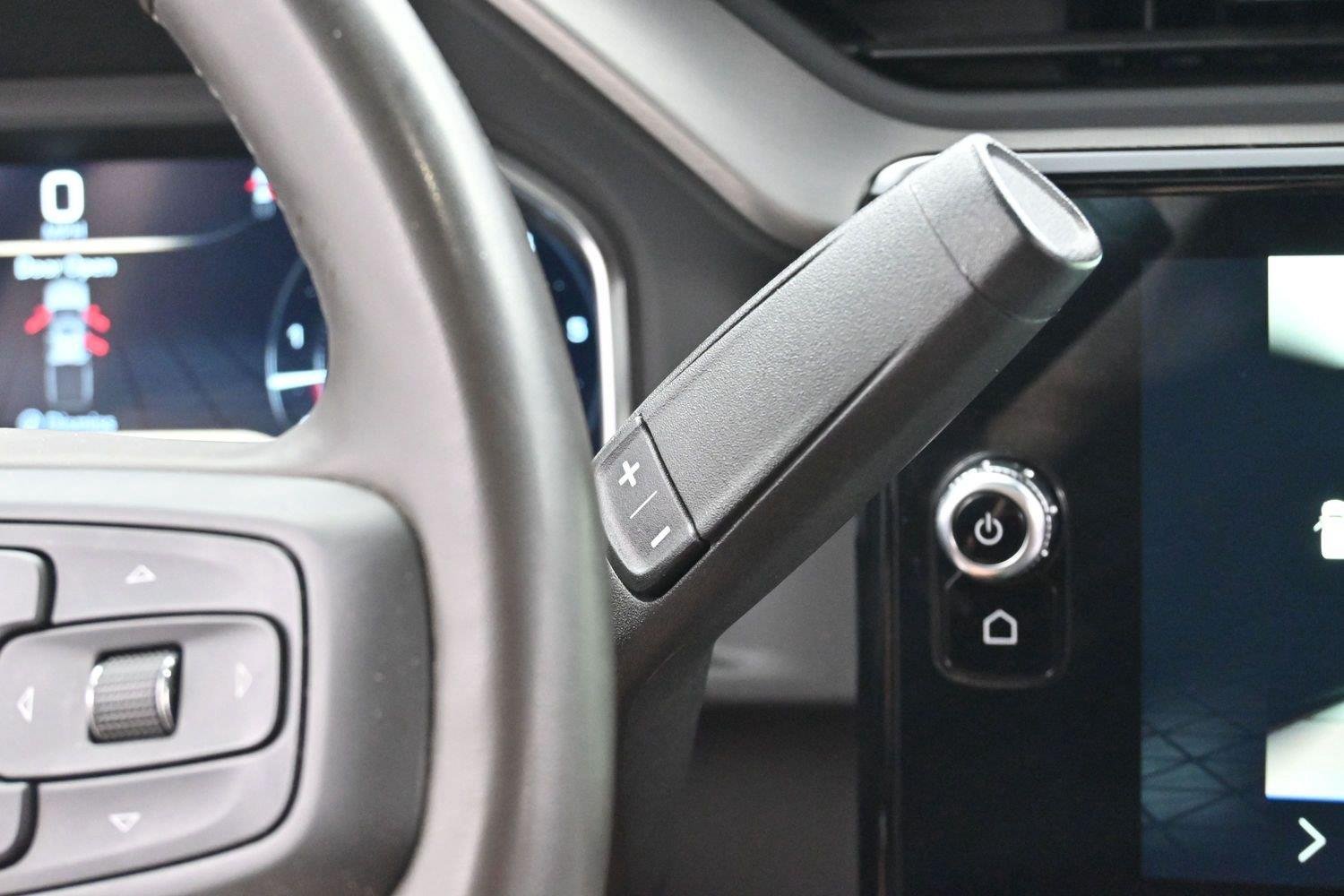 Used 2025 White Frost Tricoat GMC Denali image 26