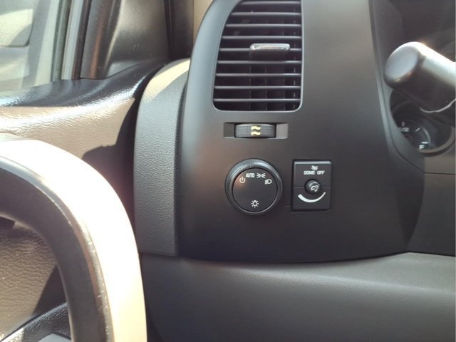 Used 2013 SILVER ICE METALLIC Chevrolet LS image 17