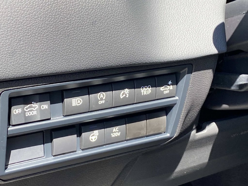 Certified Used 2025  Toyota Limited image 29