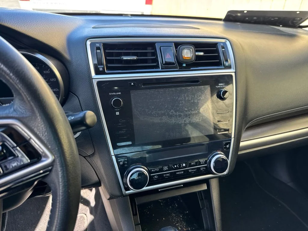 Used 2018 White Subaru 2.5i image 9