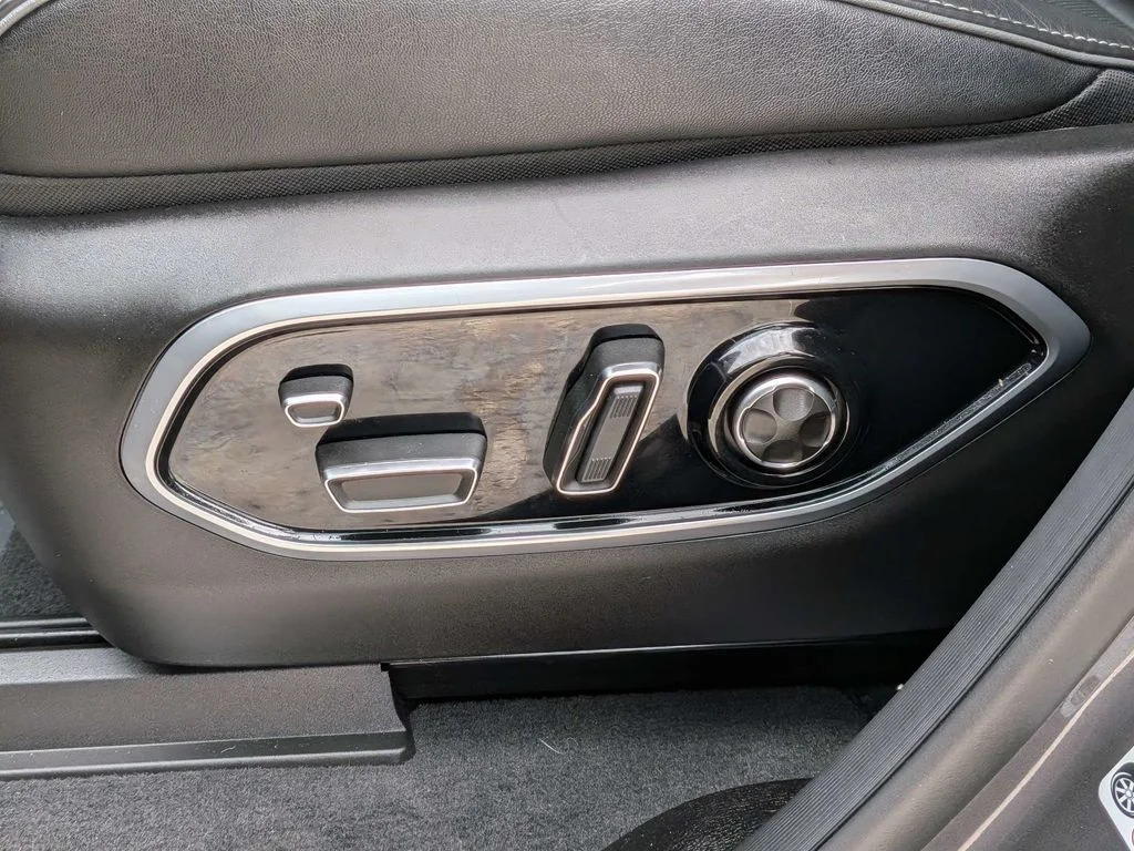 Used 2025 Gray Jeep Overland image 21