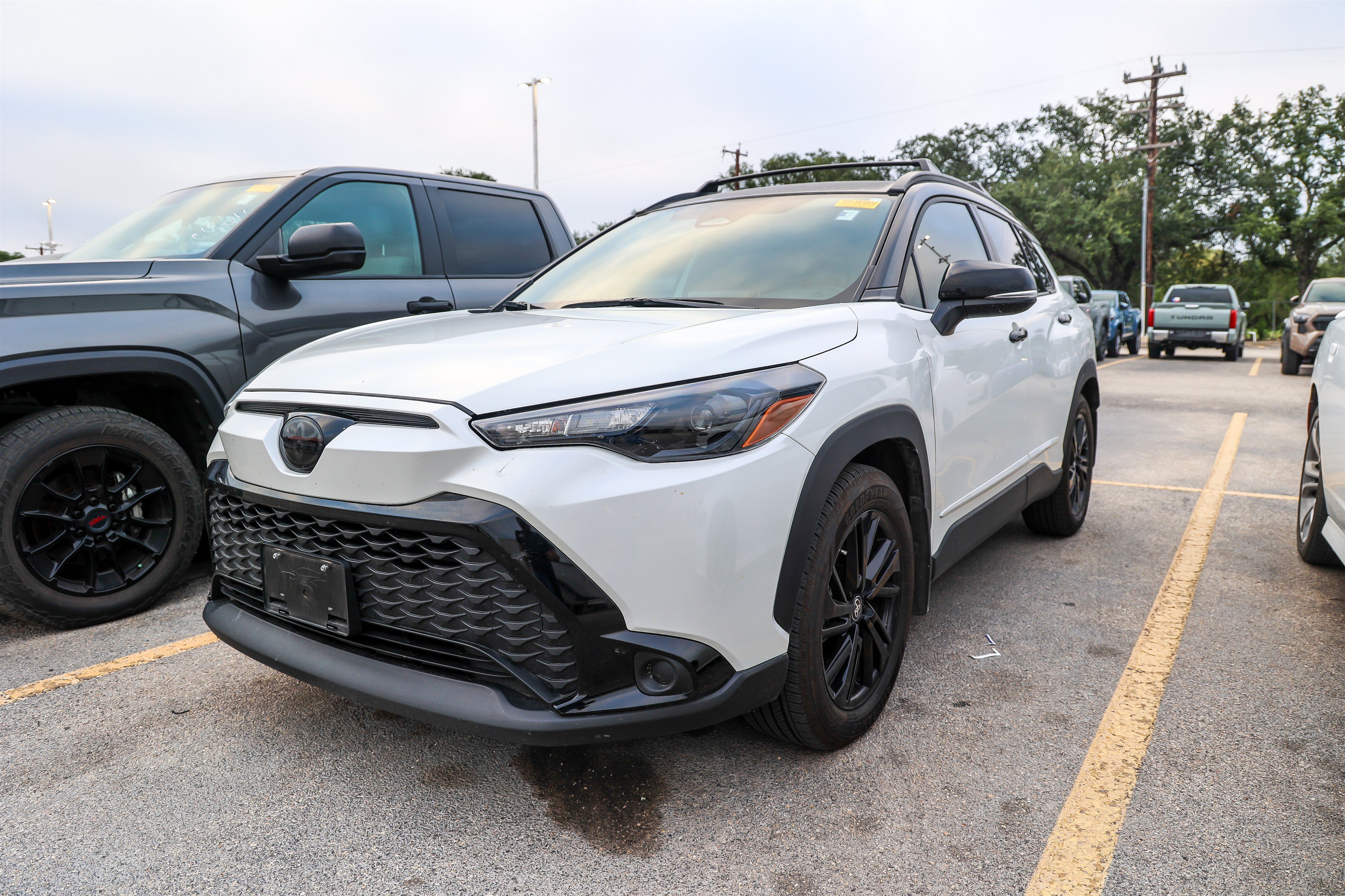 Used 2025 WIND CHILL PEARL/ Toyota Hybrid Nightshade Edition image 1