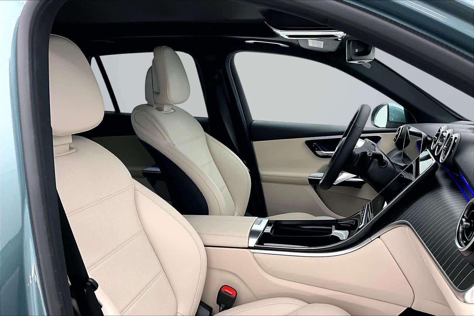 New 2026 Verde Silver Metallic Mercedes-Benz GLC 300 image 14
