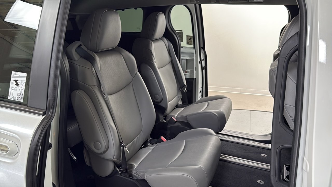 New 2026 Wind Chill Pearl <sup>1</sup> Toyota  XLE image 18