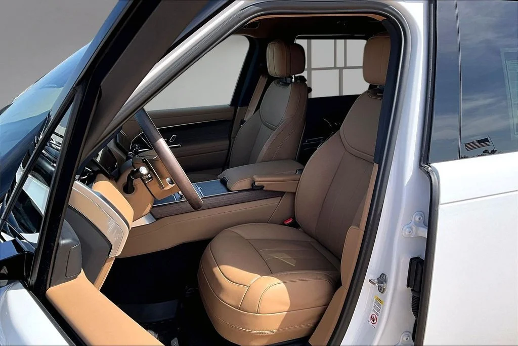 New 2026 White Land Rover SE image 9