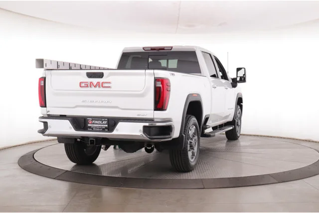 Used 2025 White GMC SLT image 9