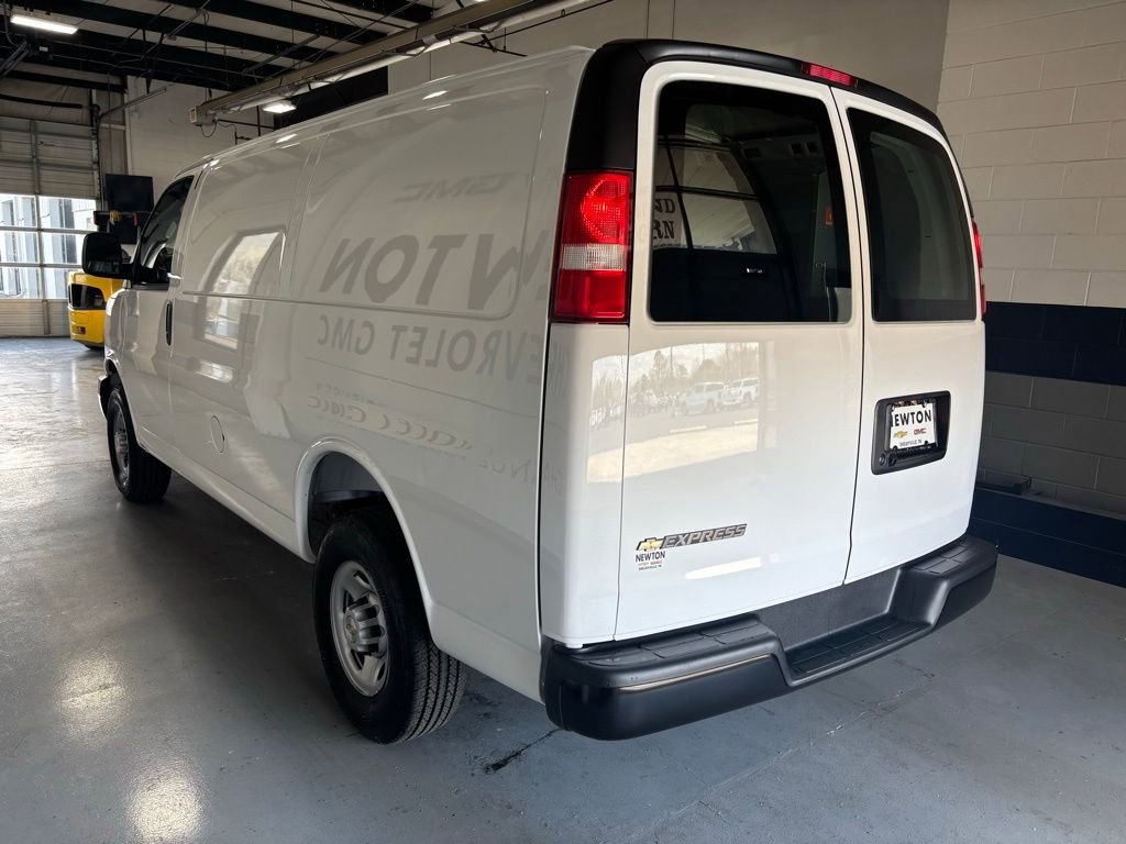 2025 Chevrolet Express Cargo Work Van - Photo 13