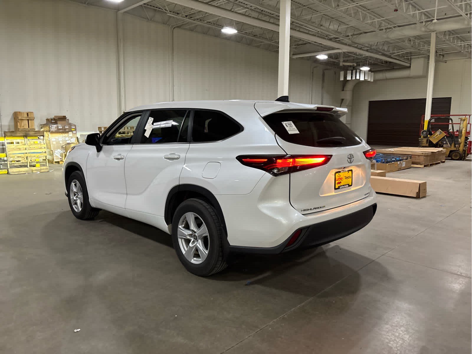 Used 2025 Wind Chill Pearl Toyota LE image 4