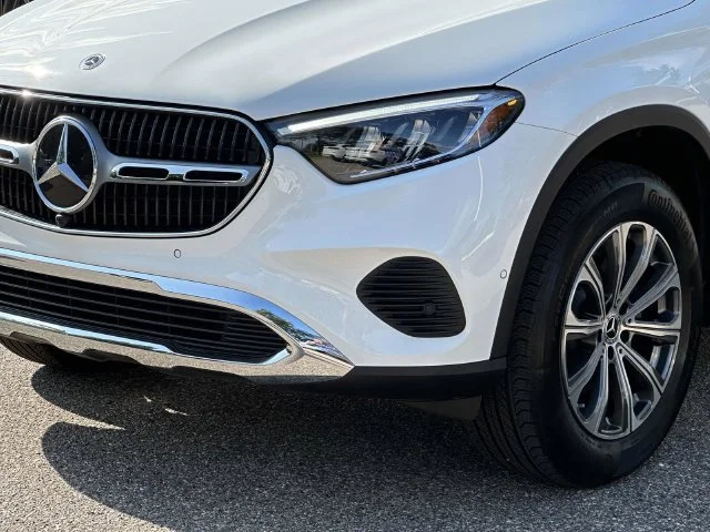 Used 2025 Polar White Mercedes-Benz GLC 300 image 10