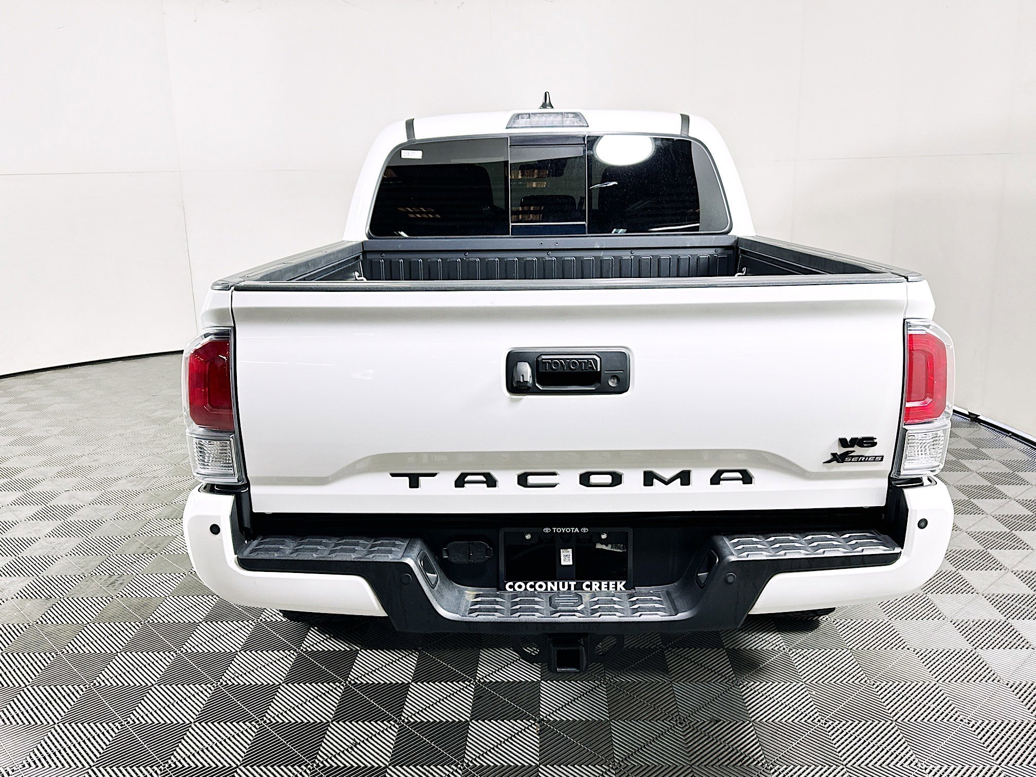 2023 Toyota Tacoma thumbnail 6