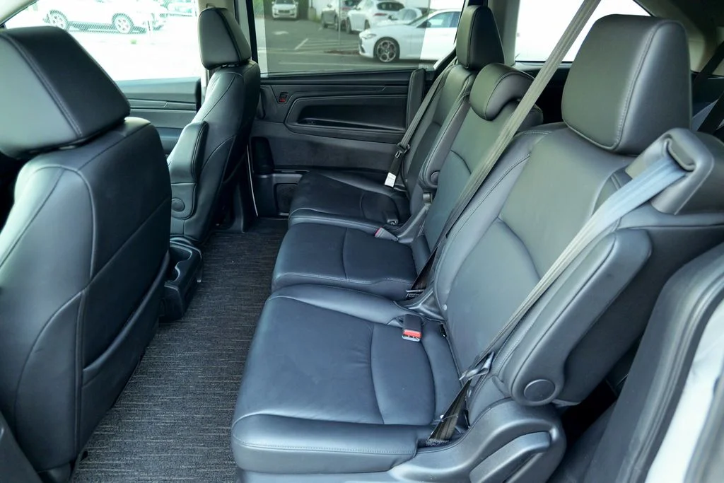 Used 2025 White Honda EX-L image 26