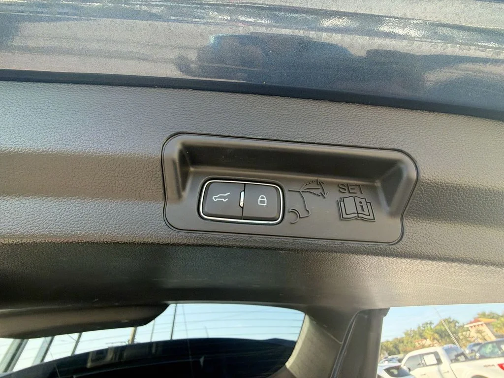 Used 2020 Blue Ford Platinum image 34