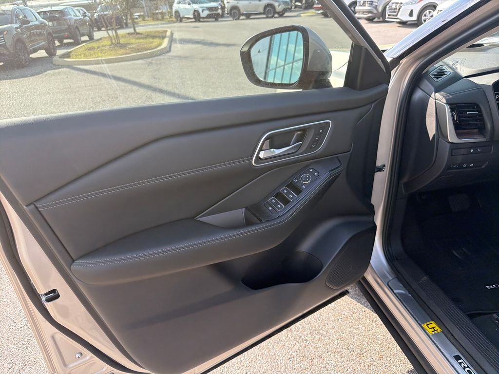 New 2026 Nissan Rogue Platinum 4D Sport Utility