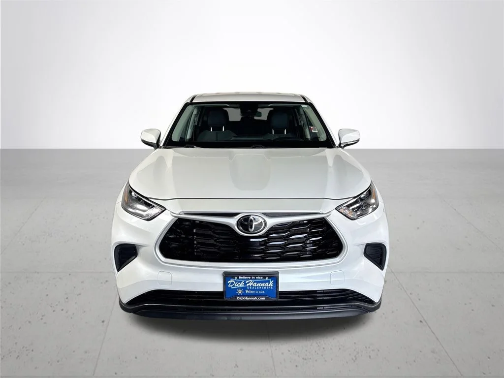 Used 2023 Beige Toyota L image 3